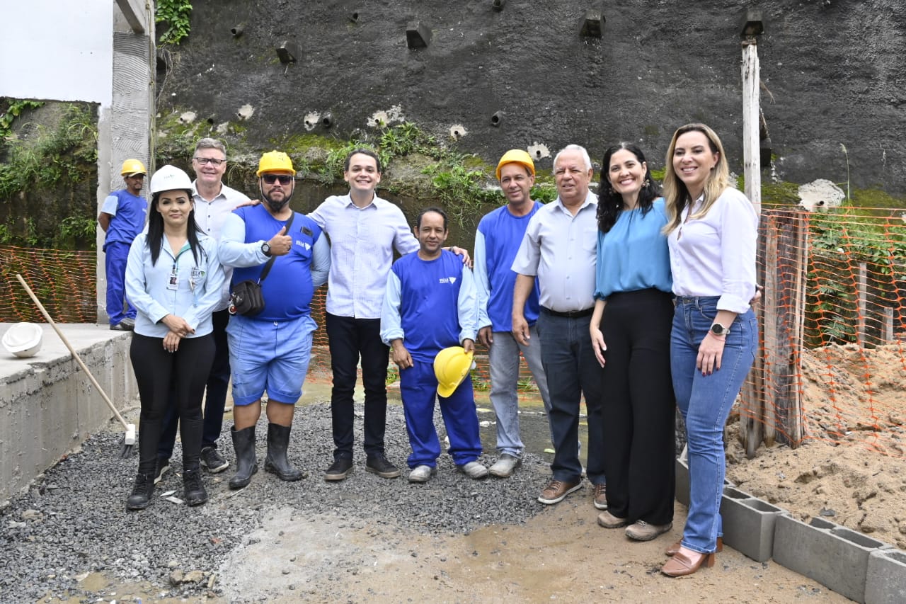 Pazolini acompanha andamento das obras da EMEF Paulo Roberto, que já está 90% concluída e será inaugurada em fevereiro