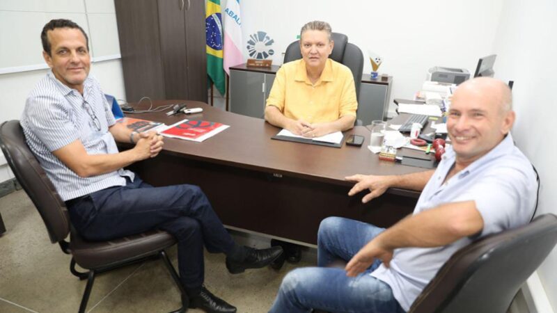 Prefeito comemora agricultura local ao receber destaque na produção de banana orgânica