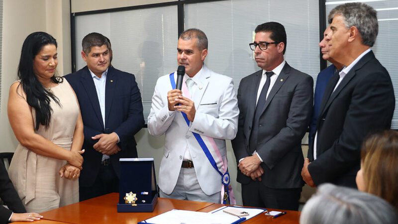 Posse de Fábio Duarte na Assembleia Legislativa reúne parlamentares e convidados