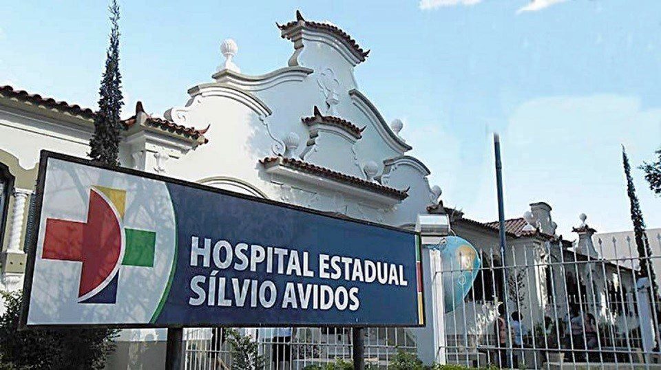 Prefeito eleito em Colatina, Renzo Vasconcelos, pede intervenção no Hospital Silvio Avidos