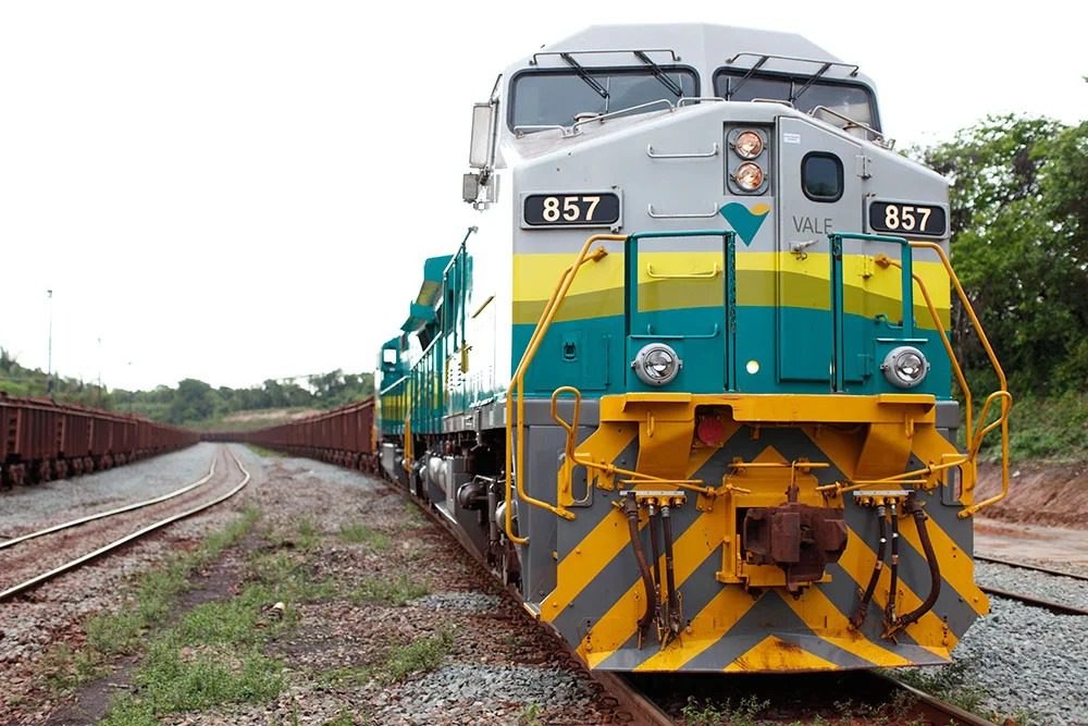 Trem de Passageiros da Estrada de Ferro Vitória a Minas Ganha Reforço com Nova Frota